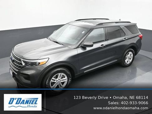 Used 2020 Ford Explorer XLT AWD/4WD image 16