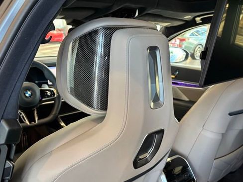 Used 2025 BMW 760i xDrive w/ Executive Package image 18