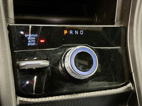 Used 2024 Jeep Grand Cherokee Limited image 25