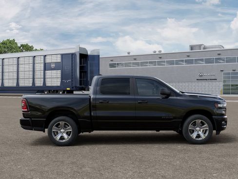 New 2026 RAM 1500 Express AWD/4WD image 12