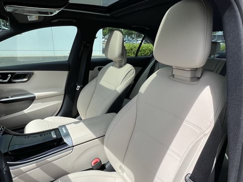 Used 2025 Mercedes-Benz C 300 Sedan image 16