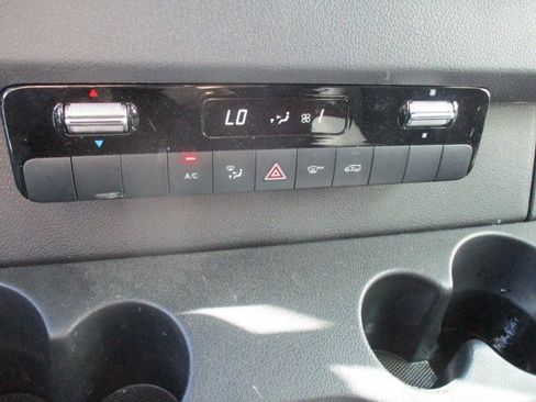 Used 2024 Mercedes-Benz Sprinter 2500 image 14