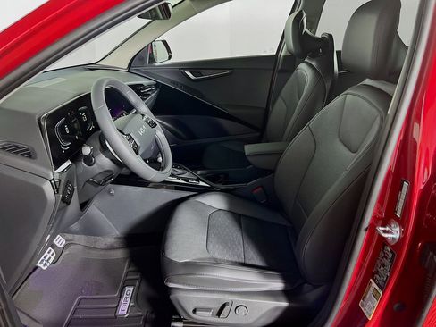 Certified 2025 Kia Niro SX Touring image 12