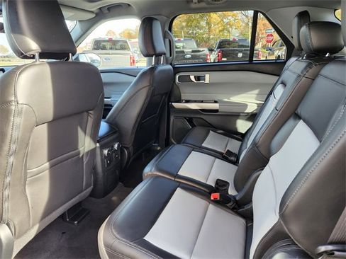 Certified 2022 Ford Explorer XLT w/ Equipment Group 202A image 16