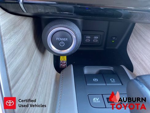 Certified 2023 Toyota Venza Limited AWD/4WD image 41