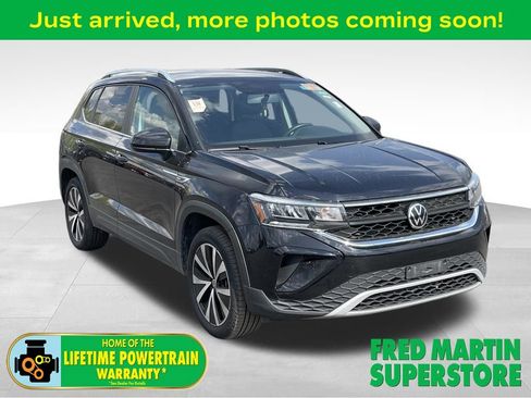 Used 2022 Volkswagen Taos SE AWD/4WD image 1