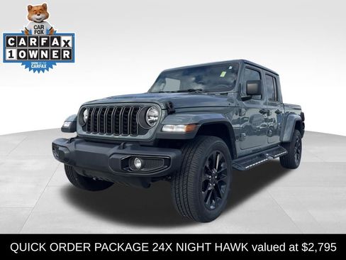 Used 2025 Jeep Gladiator Sport image 1