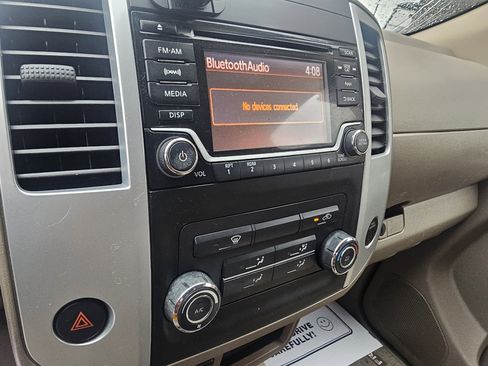 Used 2016 Nissan Frontier SV image 16