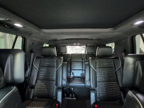 Certified 2022 Cadillac Escalade Sport Platinum w/ Heavy-Duty Trailer Package AWD/4WD image 18