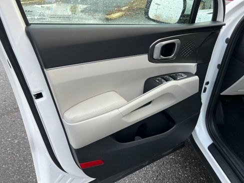 New 2025 Kia Sorento EX image 16