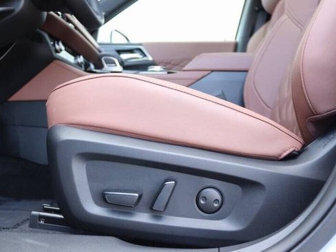 New 2026 Mitsubishi Outlander SEL image 5