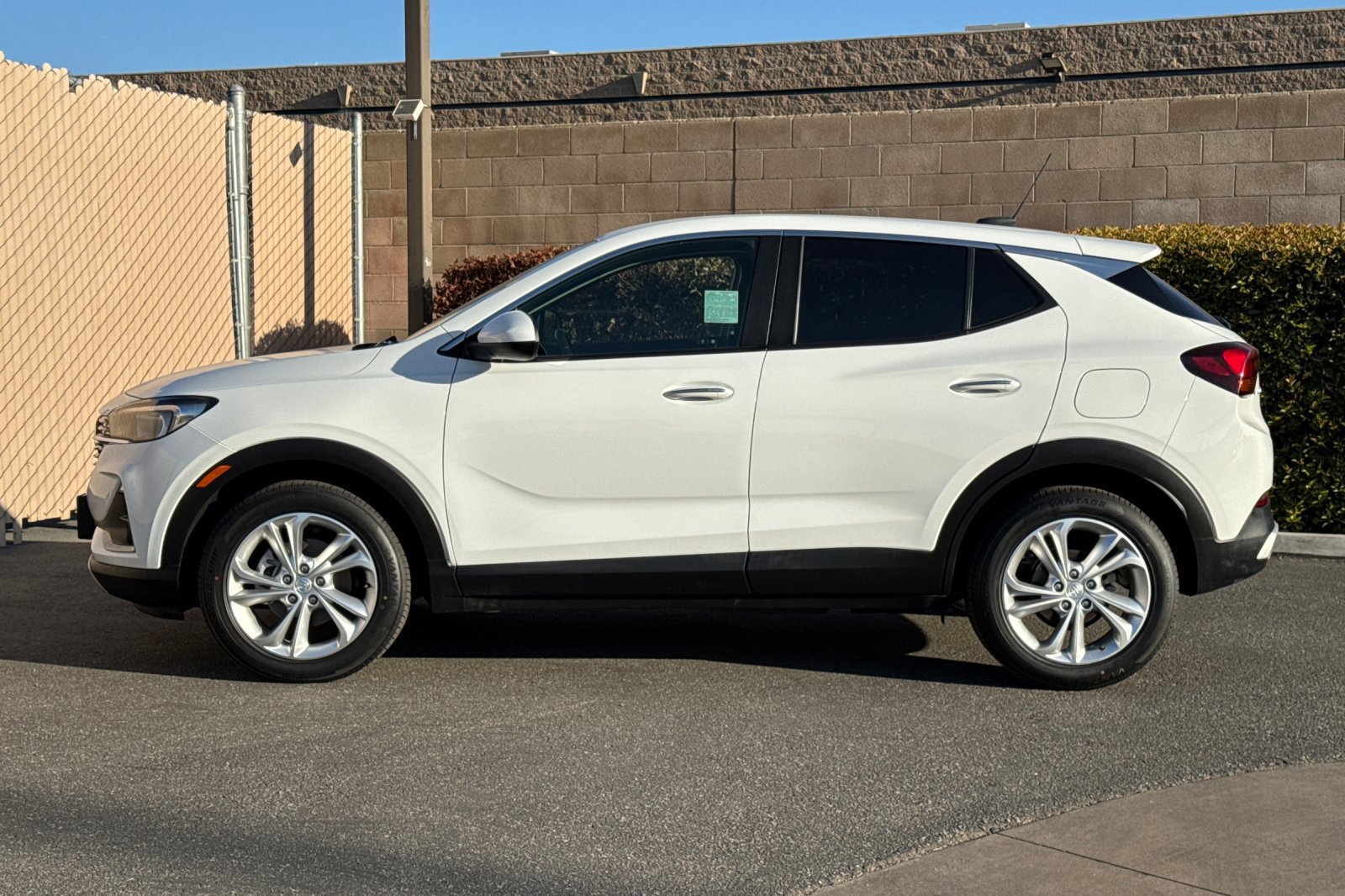 Used 2023 Buick Encore GX Preferred w/ Cold Weather Comfort Package FWD image 7