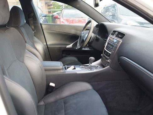 Used 2011 Lexus IS 250 RWD image 19