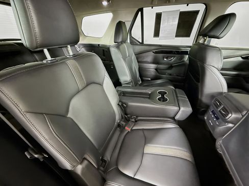Certified 2023 Honda Pilot Touring image 36