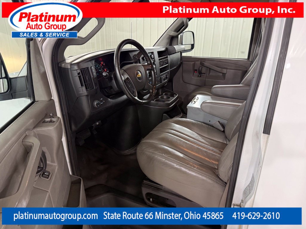Used 2020 Chevrolet Express 3500 Extended w/ Driver Convenience Package RWD image 10