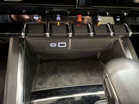 Used 2024 GMC Canyon Elevation w/ Convenience Package RWD image 17