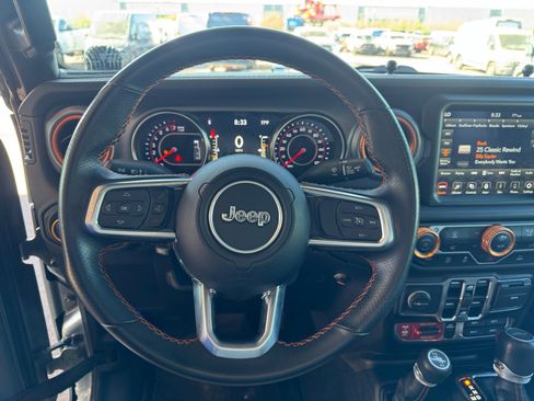 Used 2021 Jeep Gladiator Mojave AWD/4WD image 12