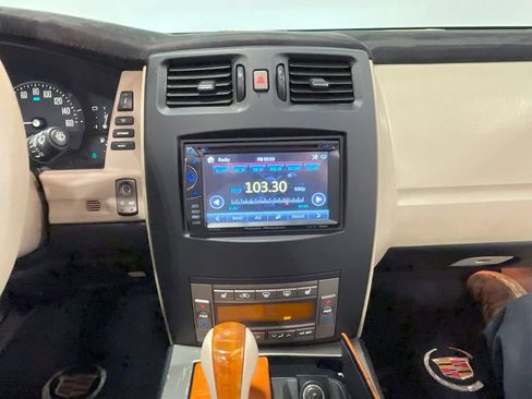 Used 2005 Cadillac XLR image 54