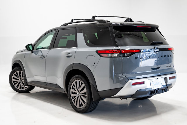 Used 2024 Nissan Pathfinder SL w/ SL Premium Package AWD/4WD image 3