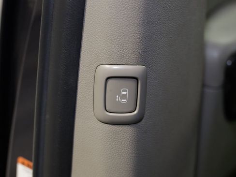 Used 2016 Kia Sedona SX FWD image 18