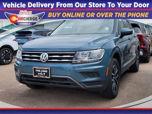 Used 2021 Volkswagen Tiguan SE w/ Panoramic Sunroof Package image 1