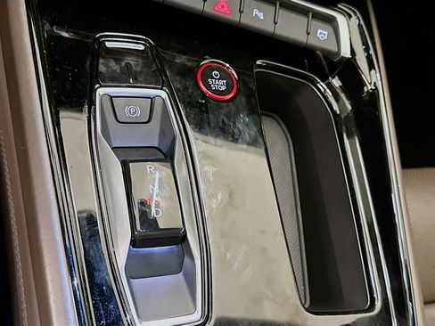 Used 2022 Audi e-tron GT Premium Plus image 25