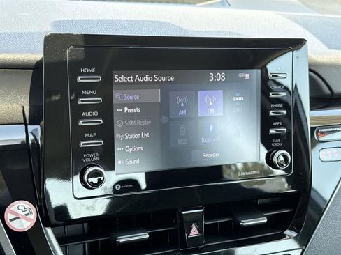 Used 2022 Toyota Camry SE image 15