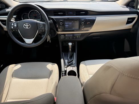 Used 2016 Toyota Corolla LE FWD image 13