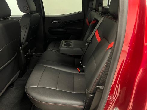 Used 2025 Chevrolet Colorado Z71 w/ Technology Package AWD/4WD image 28