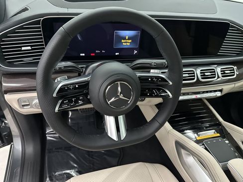 Used 2026 Mercedes-Benz GLS 450 4MATIC image 10