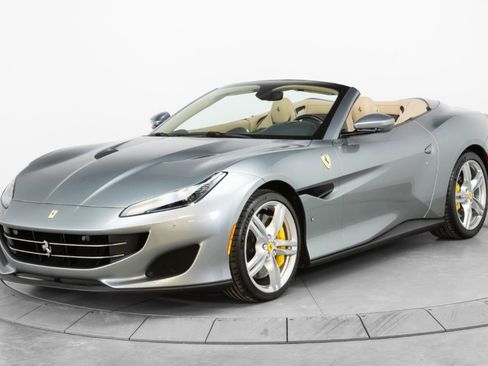 Certified 2019 Ferrari Portofino image 3
