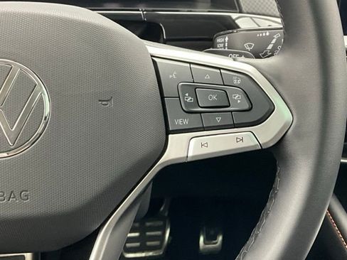 Used 2025 Volkswagen Atlas Peak Edition SE image 20