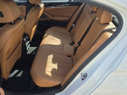 Used 2022 BMW 540i xDrive w/ M Sport Package image 31