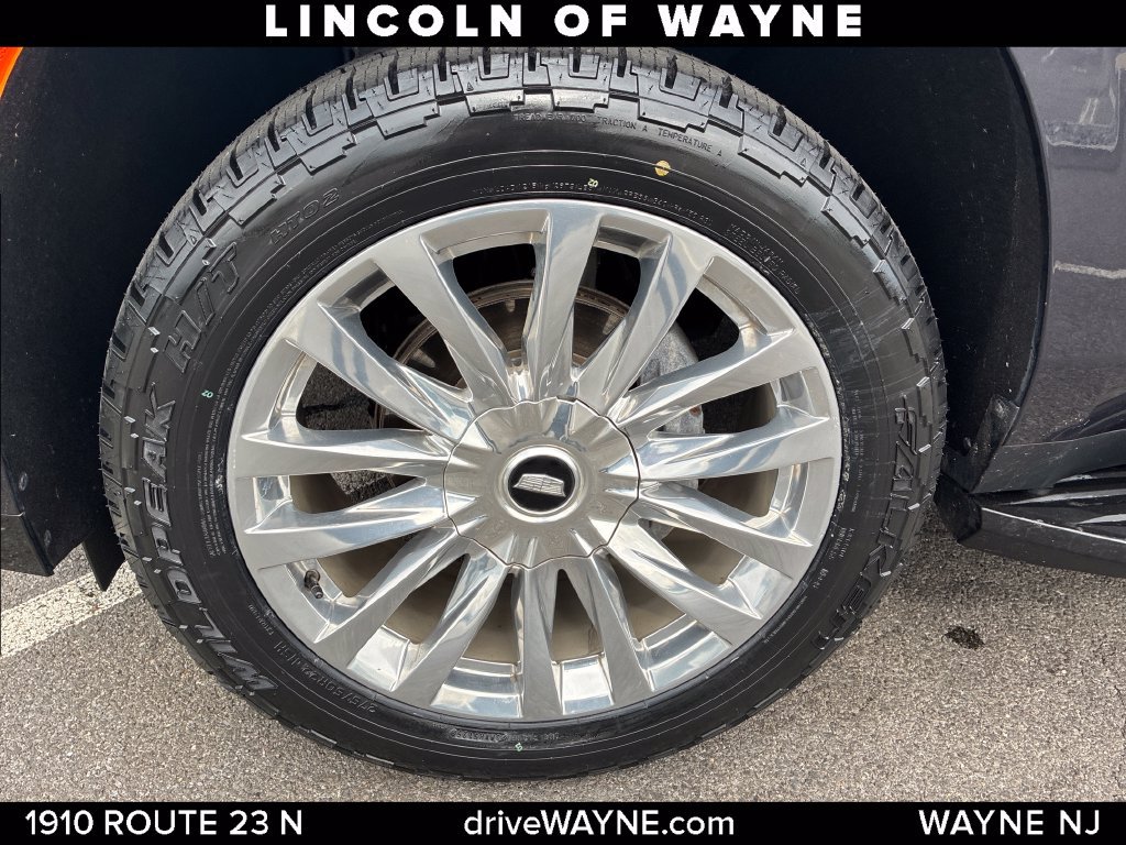 Used 2023 Cadillac Escalade Premium Luxury w/ LPO, Floor Liner Package AWD/4WD image 29