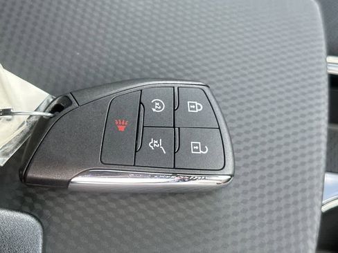 Used 2026 Chevrolet Equinox RS FWD image 28