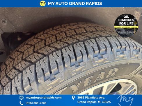 Used 2024 Jeep Wagoneer L Series II w/ Flexible Seating Group AWD/4WD image 34