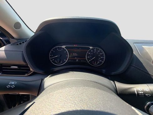 Used 2025 Nissan Sentra SV FWD image 36