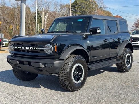 New 2025 Ford Bronco Outer Banks w/ Sasquatch Package image 7