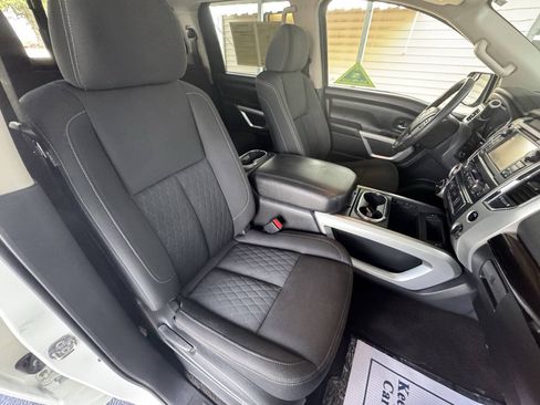 Used 2018 Nissan Titan SV w/ SV Convenience Package AWD/4WD image 40