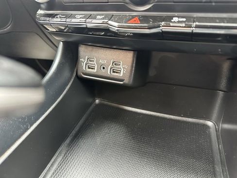 Used 2023 Dodge Durango SXT image 34