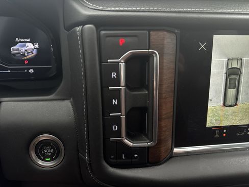 Used 2023 GMC Yukon Denali Ultimate image 16