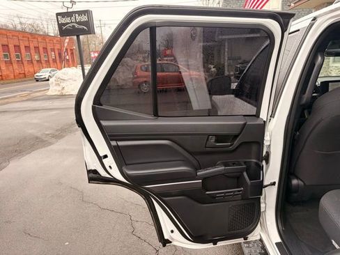Used 2025 Toyota 4Runner SR5 AWD/4WD image 14