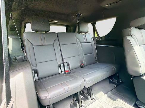 Used 2023 Chevrolet Suburban RST w/ Luxury Package AWD/4WD image 31