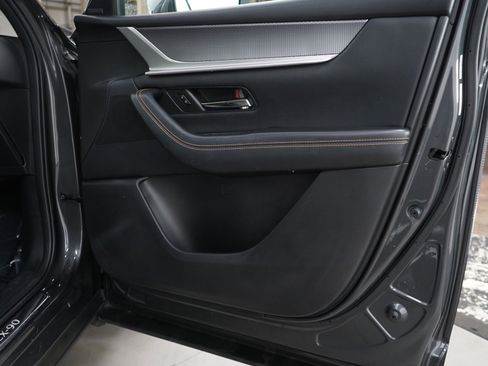 Used 2024 MAZDA CX-90 Plug-In Hybrid w/ Premium Pkg image 9