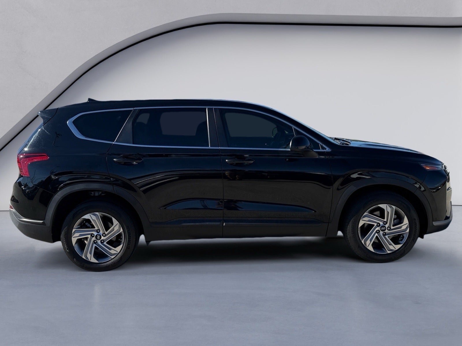 Used 2023 Hyundai Santa Fe SE FWD image 6