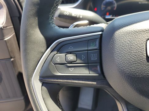 Used 2024 Jeep Grand Cherokee Limited image 26