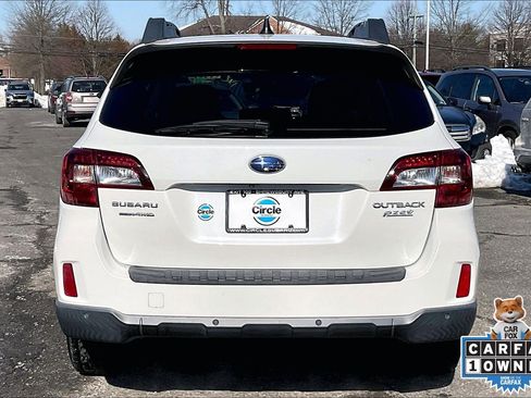 Used 2017 Subaru Outback 2.5i Limited image 4