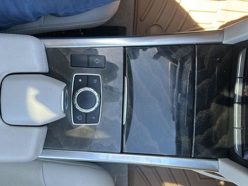 Used 2016 Mercedes-Benz E 350 4MATIC Sedan image 28