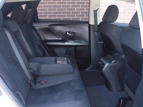 Used 2014 Toyota Venza LE FWD image 15
