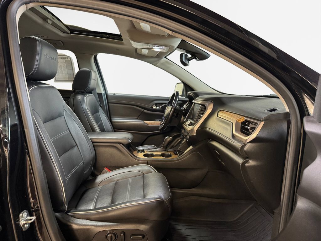 Used 2019 GMC Acadia Denali w/ Technology Package AWD/4WD image 26